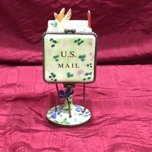 Vintage Kevin Chen enamel mail box